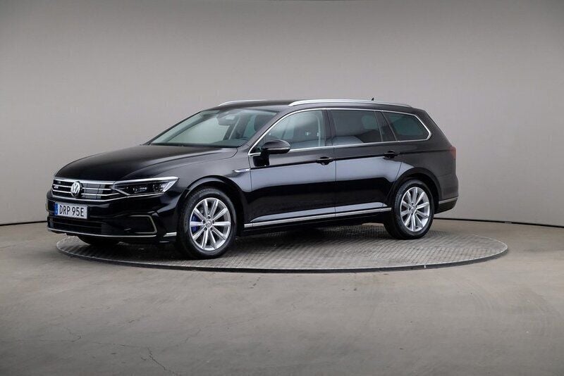 Svart Begagnad 2019 VW Passat Executive Kombi | 269 000 kr (Marknadspris) - Bild 1/4