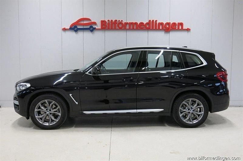 Svart samma som bilen Begagnad 2021 BMW X3 SUV | 269 900 kr (Superpris) - Bild 1/4