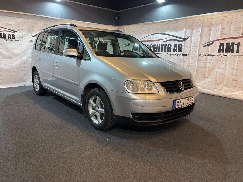 Begagnad VW Touran 116 HK (85 kW) 2005 Silver Minibuss