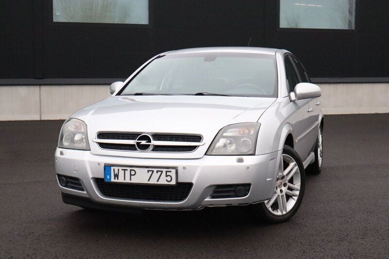 Begagnad Opel Vectra GTS Sport 176 HK (129 kW) 2005 Grå Halvkombi
