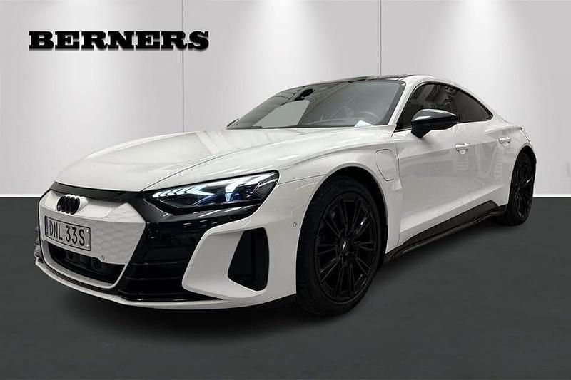 Vit Begagnad 2022 Audi e-tron GT quattro Sedan | 689 000 kr (Marknadspris) - Bild 1/4