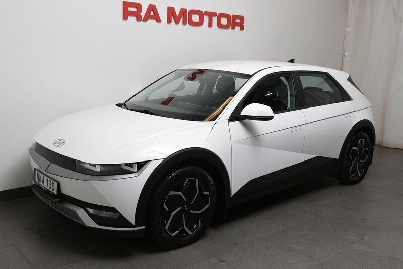 Vit Begagnad 2022 Hyundai Ioniq 5 Essential SUV | 299 900 kr (Marknadspris) - Bild 1/3