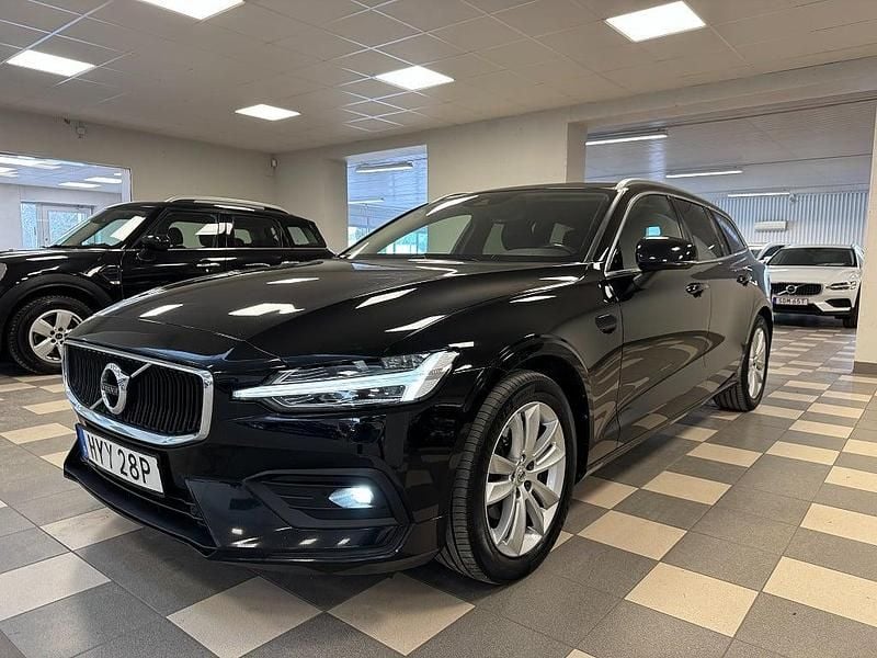 Svart Begagnad 2020 Volvo V60 Kombi | 227 800 kr (Marknadspris) - Bild 1/4