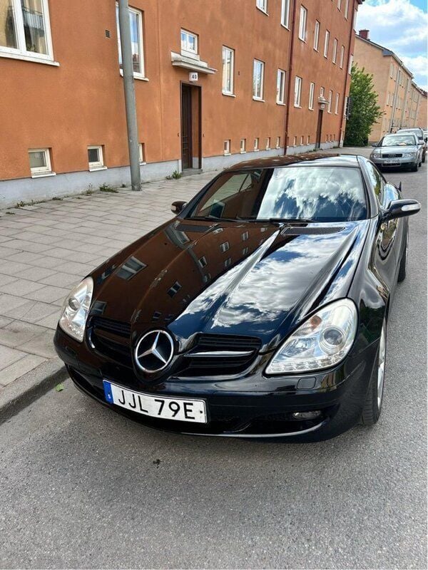 Svart Begagnad 2005 Mercedes SLK200 Cab | 84 500 kr - Bild 1/4