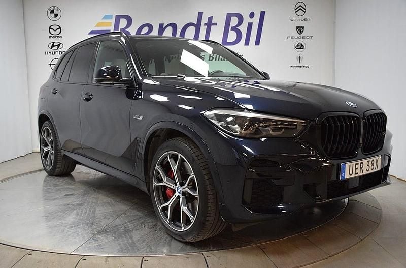 Carbonsvartmetallic Begagnad 2022 BMW X5 iPerformance SUV | 619 500 kr (Lite dyr) - Bild 1/3