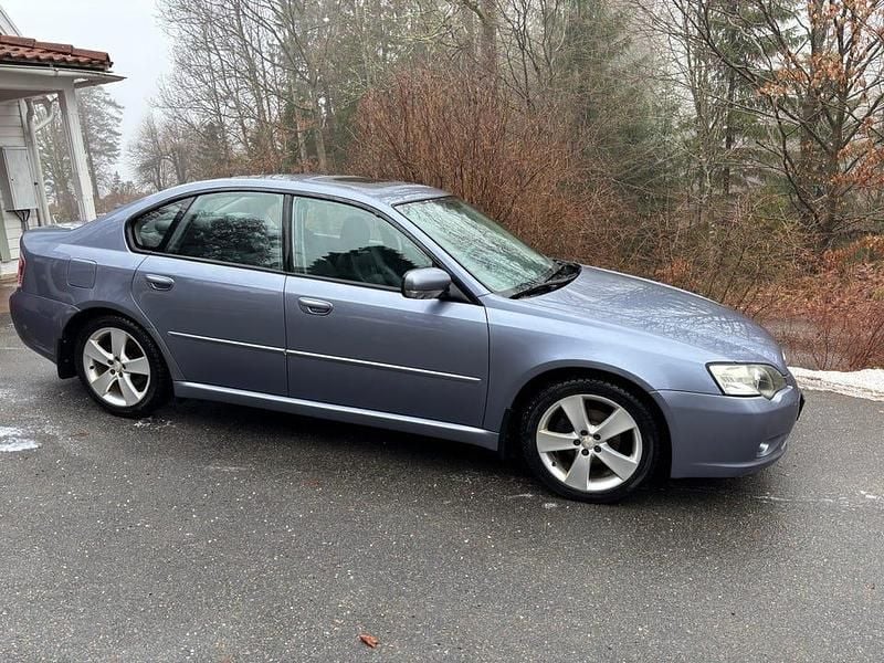 Begagnad Subaru Legacy 165 HK (121 kW) 2006 Sedan