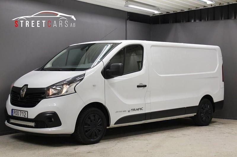 Vit Begagnad 2017 Renault Trafic Minibuss | 134 900 kr (Bra pris) - Bild 1/4