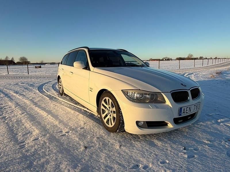 Begagnad BMW 320 184 HK (135 kW) 2011 Kombi