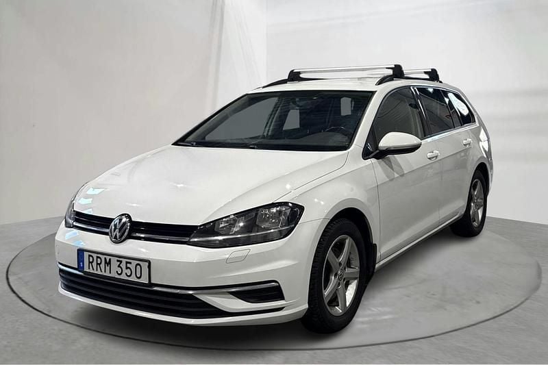 Vit Begagnad 2018 VW Golf VII | 105 000 kr (Superpris) - Bild 1/4