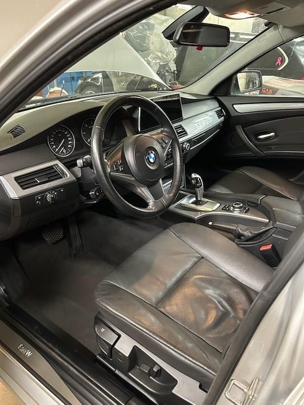 Begagnad 2010 BMW 520 Sedan | 67 000 kr (Bra pris) - Bild 1/4