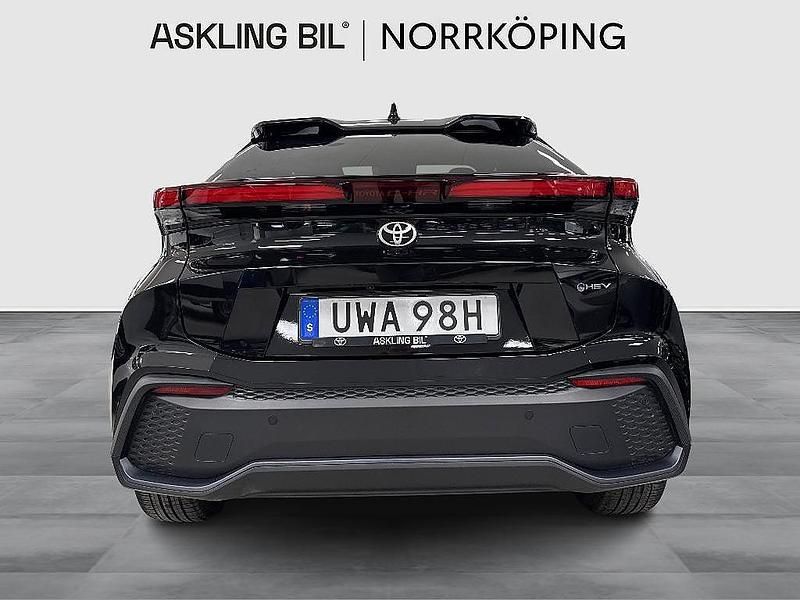 Begagnad Toyota C-HR Style 140 HK (102 kW) 2024 Svart SUV