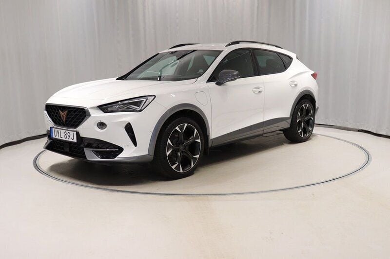 Vit Begagnad 2022 Cupra Formentor VZ SUV | 318 800 kr (Marknadspris) - Bild 1/4