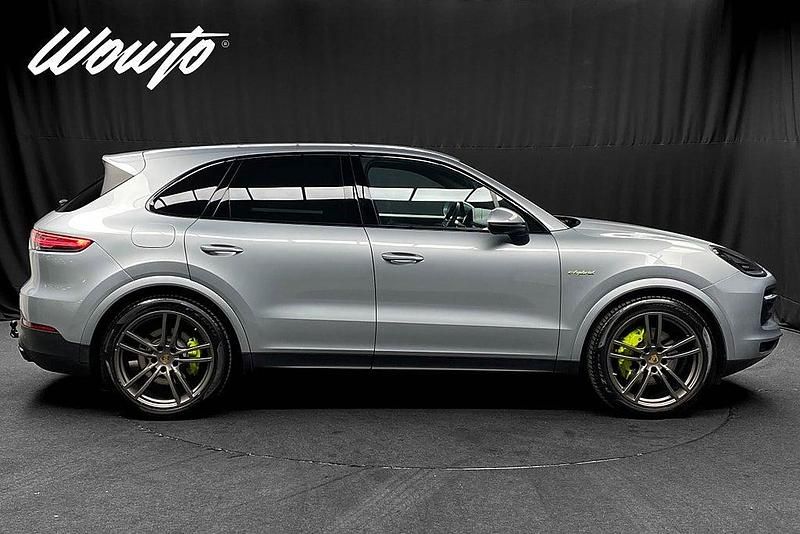 Begagnad Porsche Cayenne 340 HK (250 kW) 2021 Silver SUV