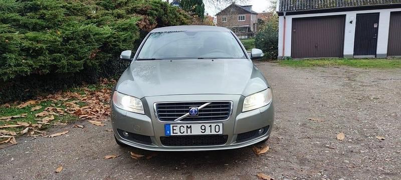 Ljusgrön (grön) Begagnad 2007 Volvo S80 Momentum Sedan | 59 900 kr (Marknadspris) - Bild 1/4