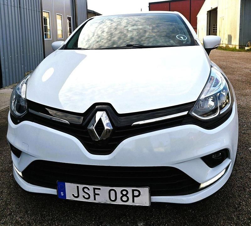 Vit Begagnad 2019 Renault Clio IV Zen Halvkombi | 89 500 kr (Marknadspris) - Bild 1/4