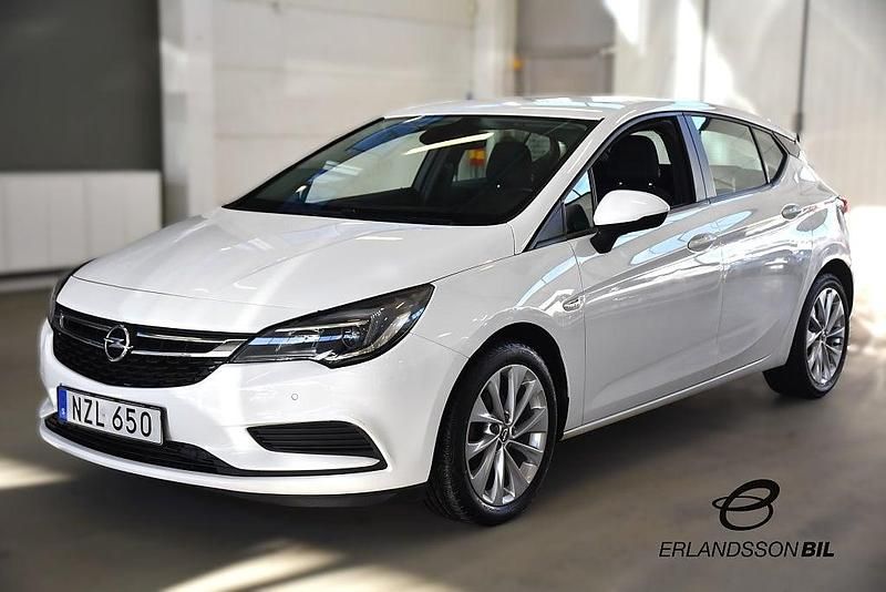 Begagnad Opel Astra Enjoy 125 HK (91 kW) 2016 Vit Halvkombi