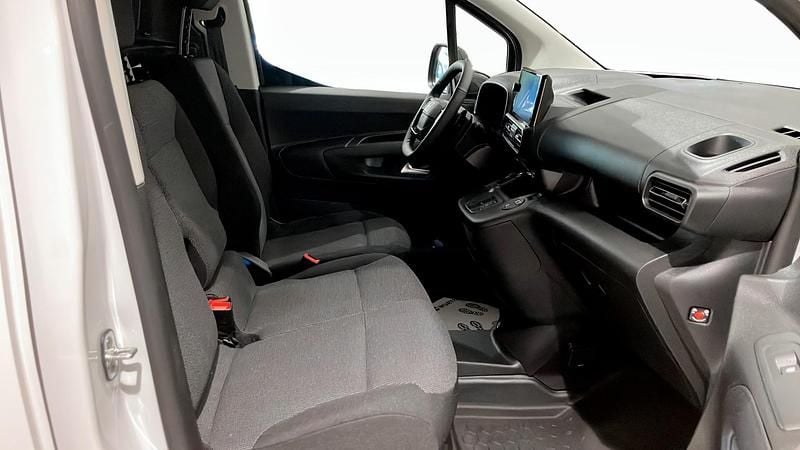 Ny Fiat Doblò 131 HK (96 kW) 2025 Vit Minibuss