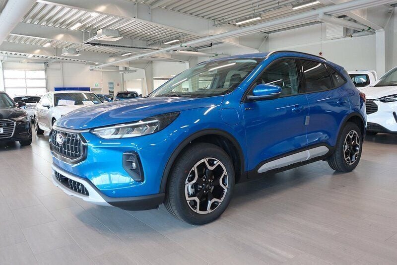 Blå (desert island blue metallic) Ny 2024 Ford Kuga Active SUV | 399 300 kr (Superpris) - Bild 1/4