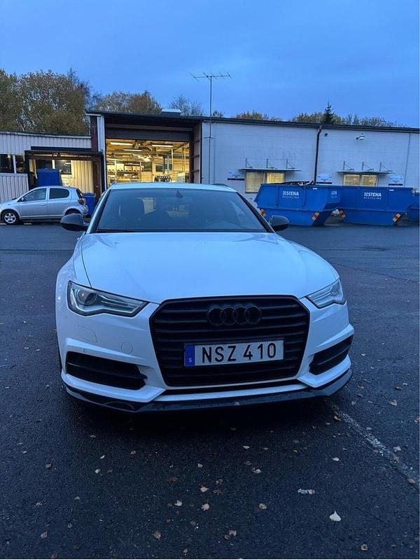 Vit Begagnad 2016 Audi A6 Ambition Kombi | 160 000 kr (Marknadspris) - Bild 1/4