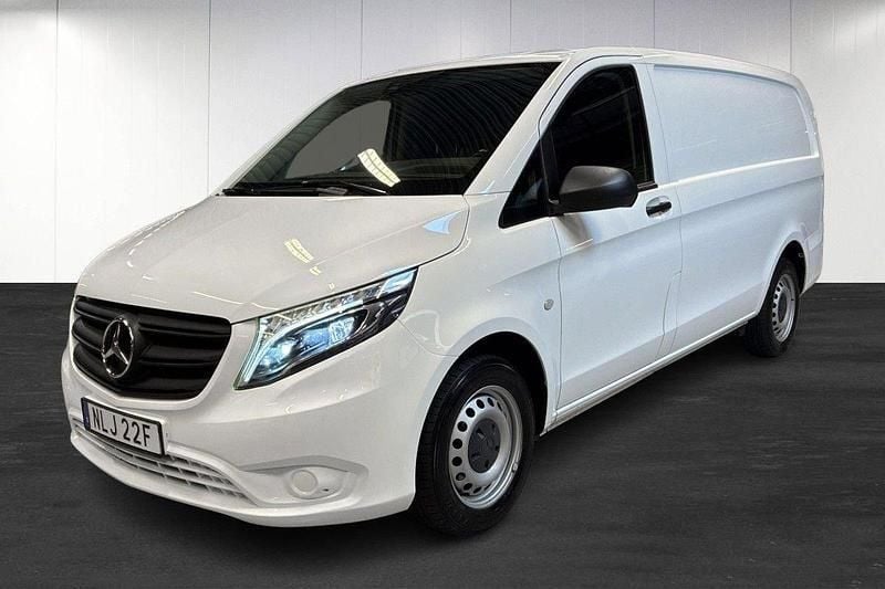 Vit (white) Begagnad 2021 Mercedes Vito Minibuss | 312 375 kr (Superpris) - Bild 1/4