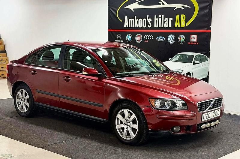 Röd Begagnad 2004 Volvo S40 Sedan | 14 900 kr (Bra pris) - Bild 1/4
