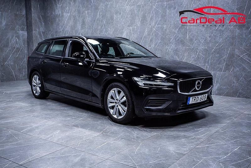 Svart Begagnad 2018 Volvo V60 Momentum Kombi | 198 800 kr (Lite dyr) - Bild 1/4