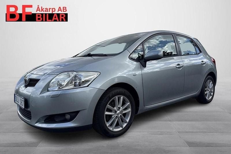 Grå Begagnad 2008 Toyota Auris Halvkombi | 54 500 kr (Lite dyr) - Bild 1/4