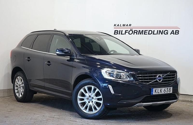 Mörkblå Begagnad 2015 Volvo XC60 Momentum SUV | 219 900 kr (Lite dyr) - Bild 1/4