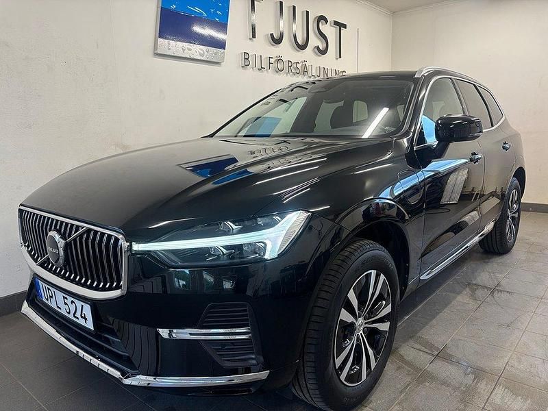 Svart Begagnad 2022 Volvo XC60 Core SUV | 429 000 kr (Marknadspris) - Bild 1/4
