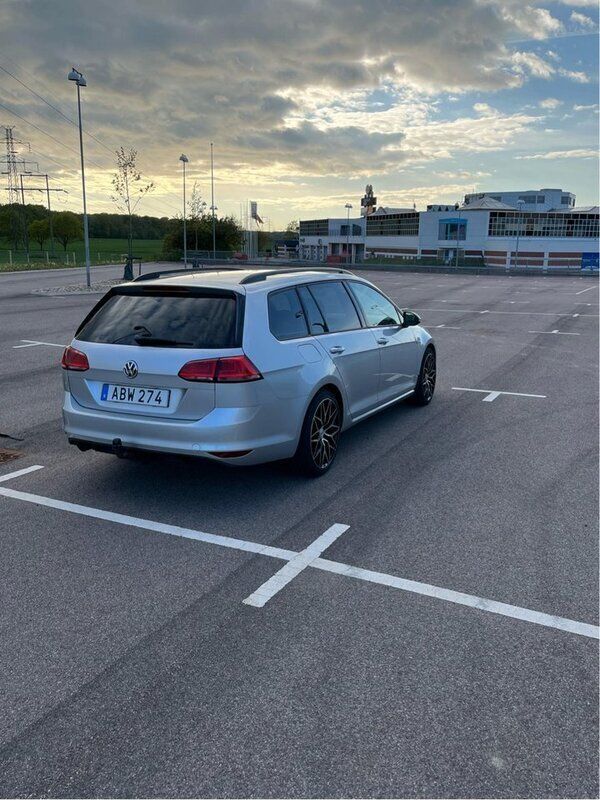 Silver Begagnad 2015 VW Golf VII Kombi | 89 900 kr (Marknadspris) - Bild 1/4