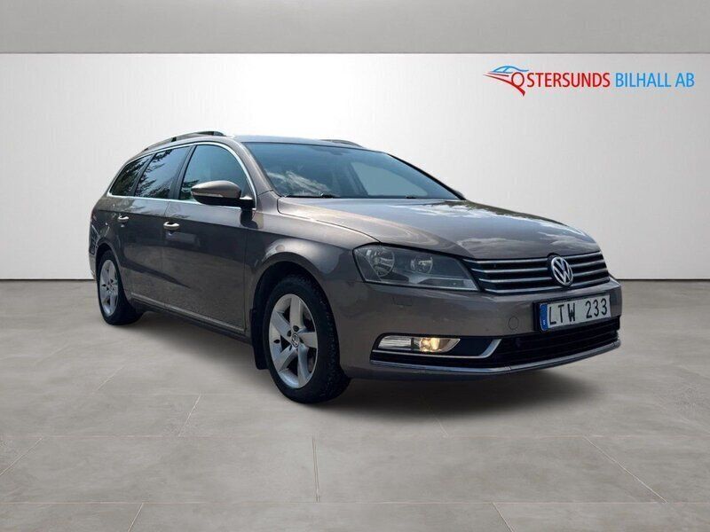 Ljusbrun (brun) Begagnad 2012 VW Passat Kombi | 74 900 kr (Marknadspris) - Bild 1/4