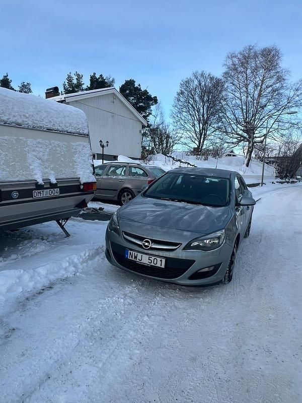 Begagnad 2013 Opel Astra Halvkombi | 87 000 kr (Marknadspris) - Bild 1/4