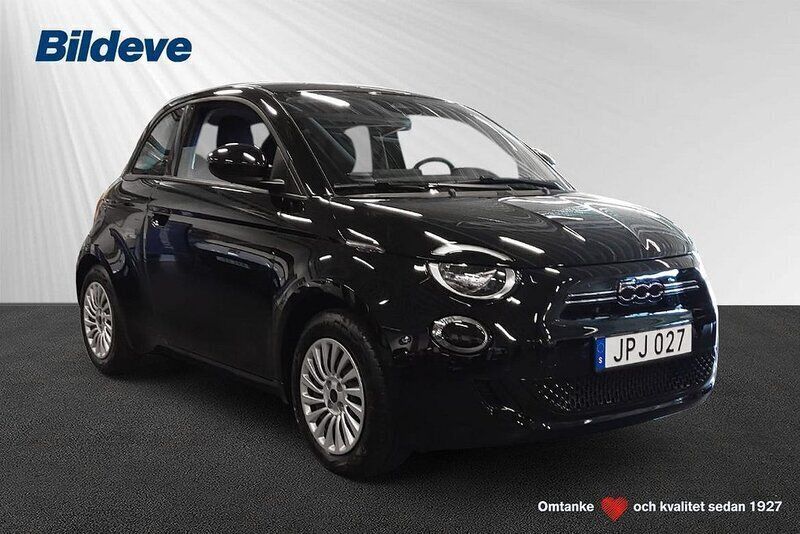 Svart Begagnad 2023 Fiat 500e Halvkombi | 354 900 kr - Bild 1/4