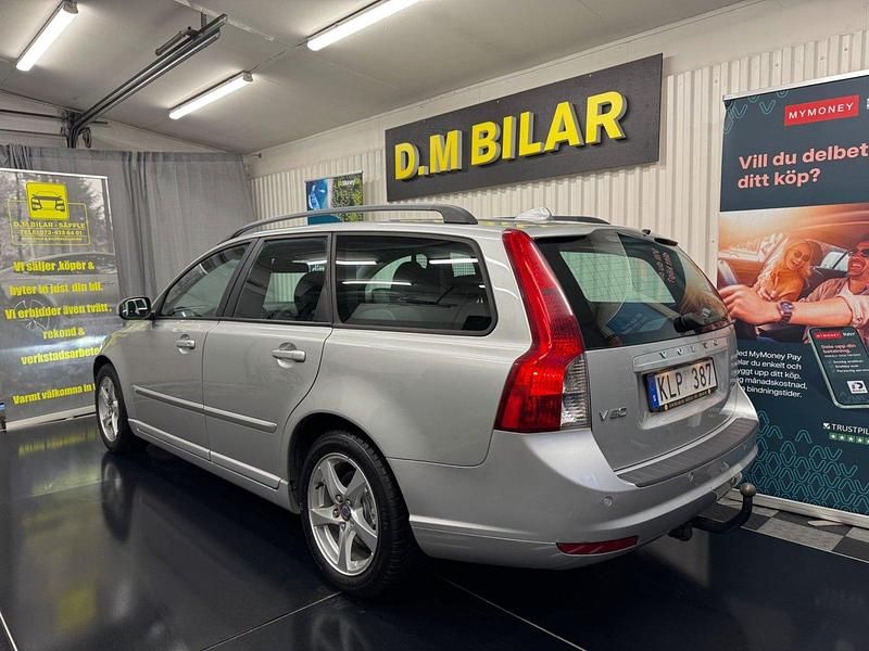 Begagnad Volvo V50 Momentum 125 HK (91 kW) 2008 Ljusgrå Kombi