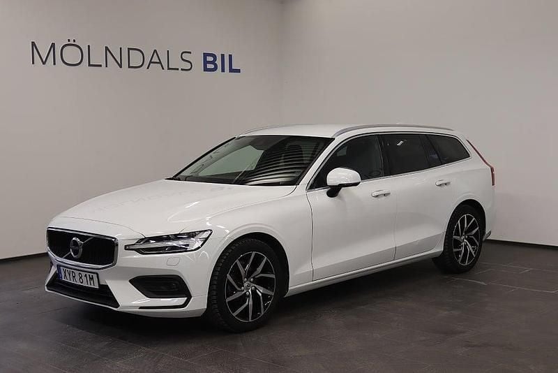 Vit Begagnad 2021 Volvo V60 Momentum Kombi | 309 900 kr (Superpris) - Bild 1/4