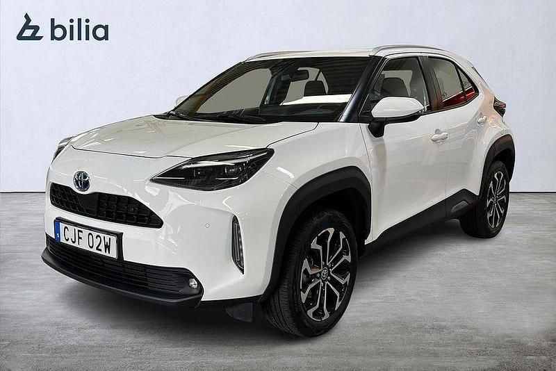 Vit Begagnad 2022 Toyota Yaris Cross Active SUV | 279 900 kr (Marknadspris) - Bild 1/4