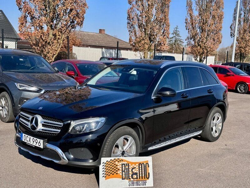 Svart Begagnad 2016 Mercedes GLC220 Exclusive SUV | 199 800 kr (Marknadspris) - Bild 1/4