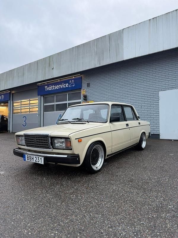 Begagnad 1987 Lada 2107 Sedan | 47 000 kr - Bild 1/4