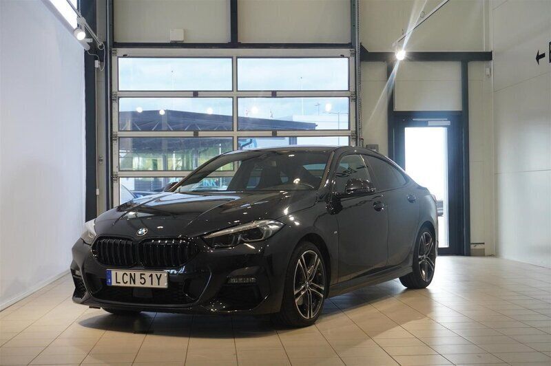 Svart Begagnad 2021 BMW 218 M Sport Sportkupé | 309 500 kr (Dyr) - Bild 1/4