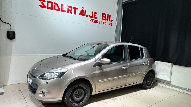 Begagnad Renault Clio R.S. 101 HK (74 kW) 2010 Ljusbrun Halvkombi