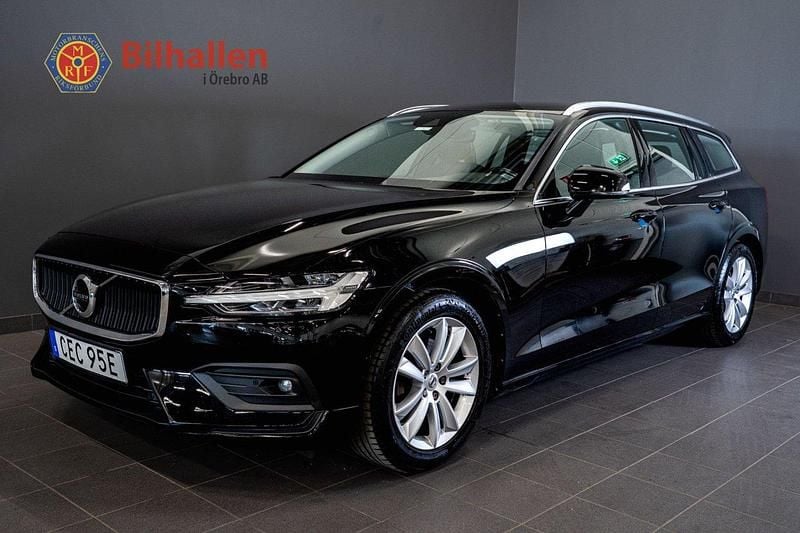 Svart Begagnad 2019 Volvo V60 Momentum Kombi | 224 900 kr (Marknadspris) - Bild 1/4
