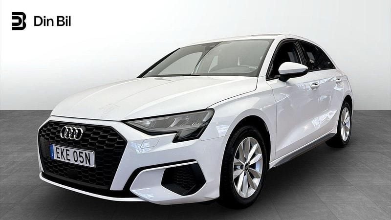 Vit Begagnad 2022 Audi A3 Sportback Proline Halvkombi | 239 000 kr (Marknadspris) - Bild 1/4