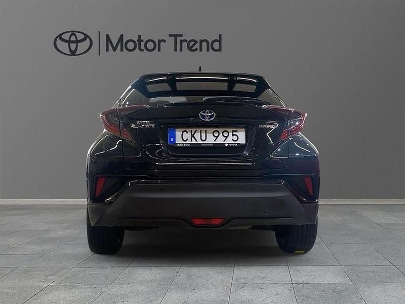 Begagnad Toyota C-HR Executive 124 HK (91 kW) 2018 Svart SUV