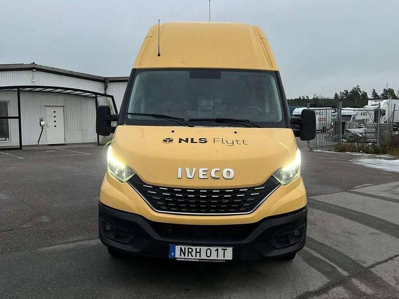 Begagnad Iveco Daily 209 HK (153 kW) 2020 Gul Van