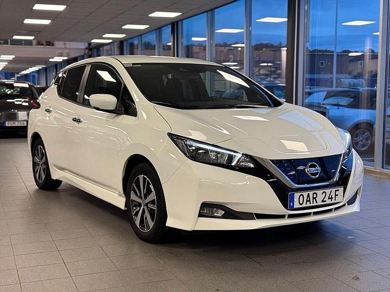Vit Begagnad 2020 Nissan Leaf Halvkombi | 169 900 kr (Marknadspris) - Bild 1/3