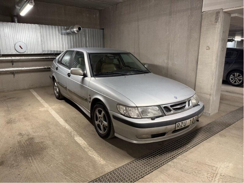 Grå Begagnad 2001 Saab 9-3 Halvkombi | 18 000 kr (Bra pris) - Bild 1/4