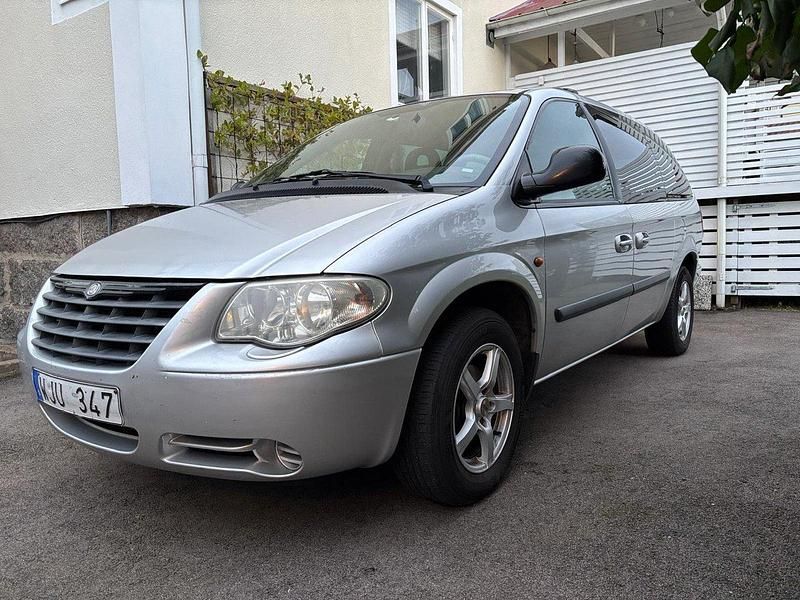 Silver Begagnad 2005 Chrysler Grand Voyager Minibuss | 30 000 kr (Marknadspris) - Bild 1/4