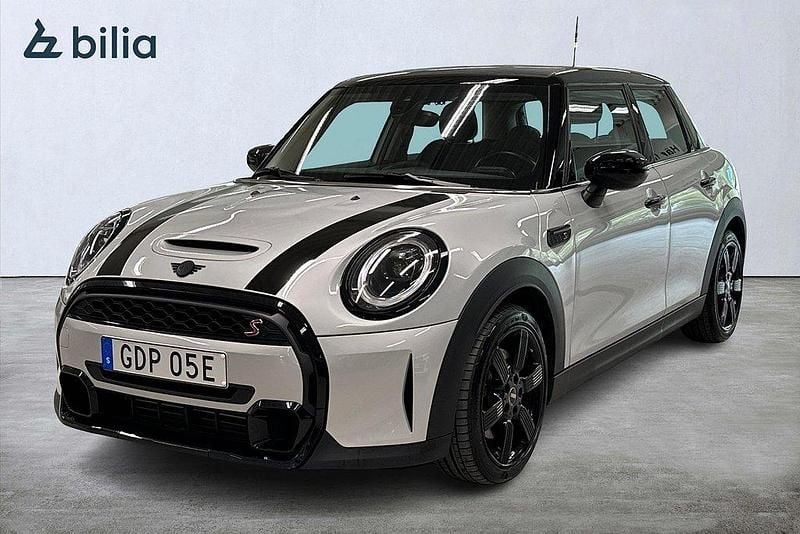Silver Begagnad 2022 Mini Cooper S Halvkombi | 249 900 kr (Marknadspris) - Bild 1/4