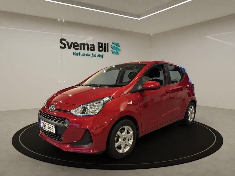 Röd Begagnad 2018 Hyundai i10 Comfort Halvkombi | 99 900 kr (Marknadspris) - Bild 1/4