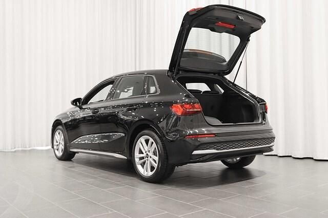 Begagnad Audi A3 Advanced Plus 150 HK (110 kW) 2024 Mytsvart metallic